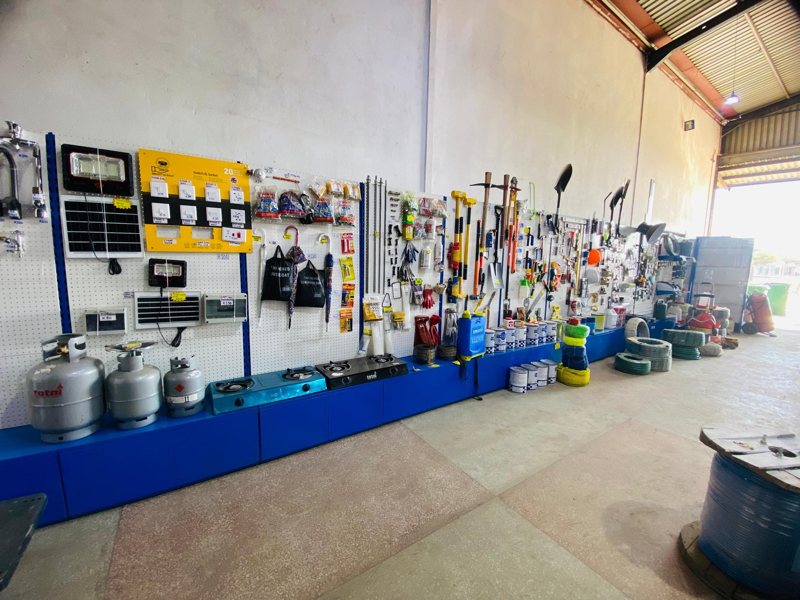 Hardware, Tools & Paint